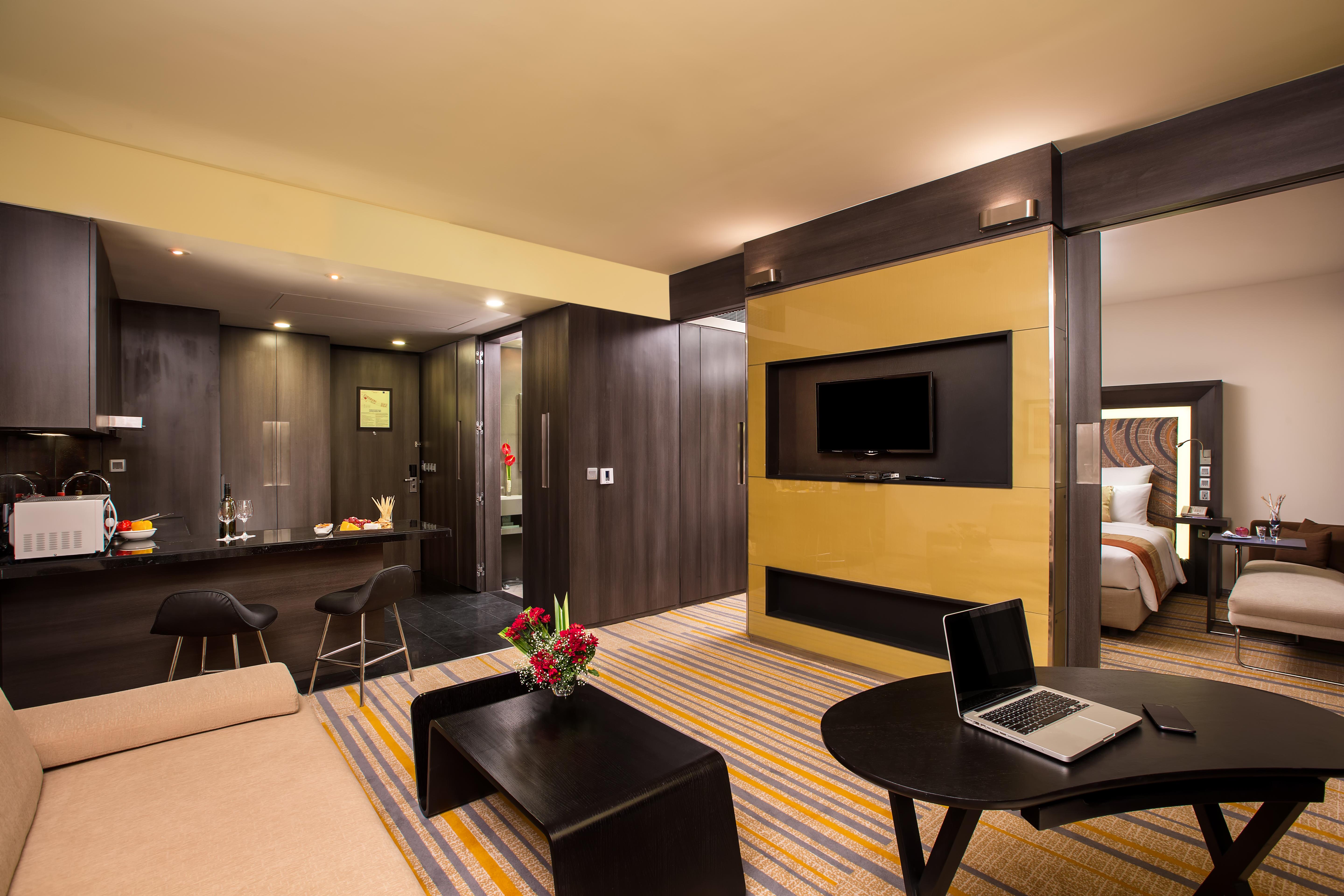 Novotel Kolkata Hotel And Residences Luaran gambar Suite at the hotel