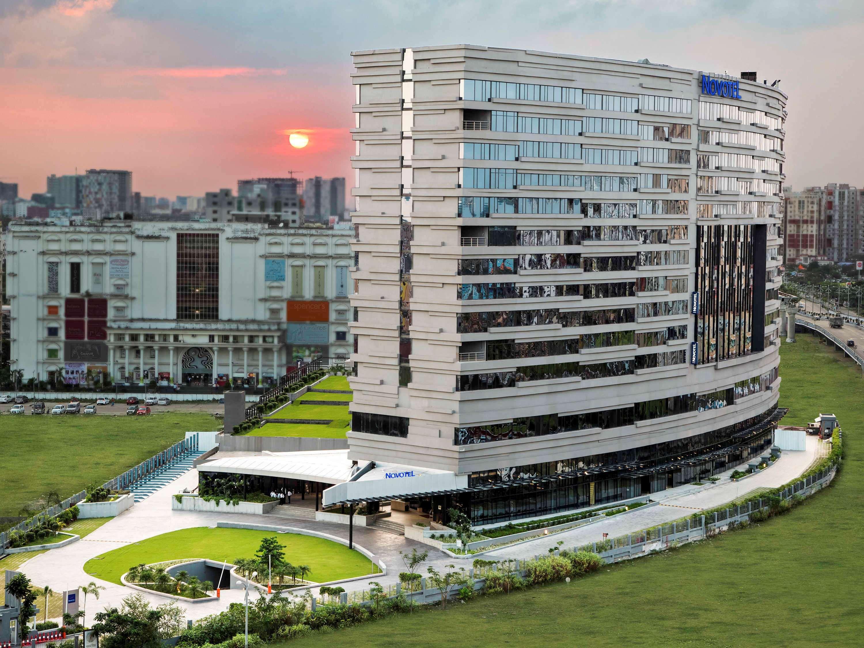 Novotel Kolkata Hotel And Residences Luaran gambar The Westin Dhaka