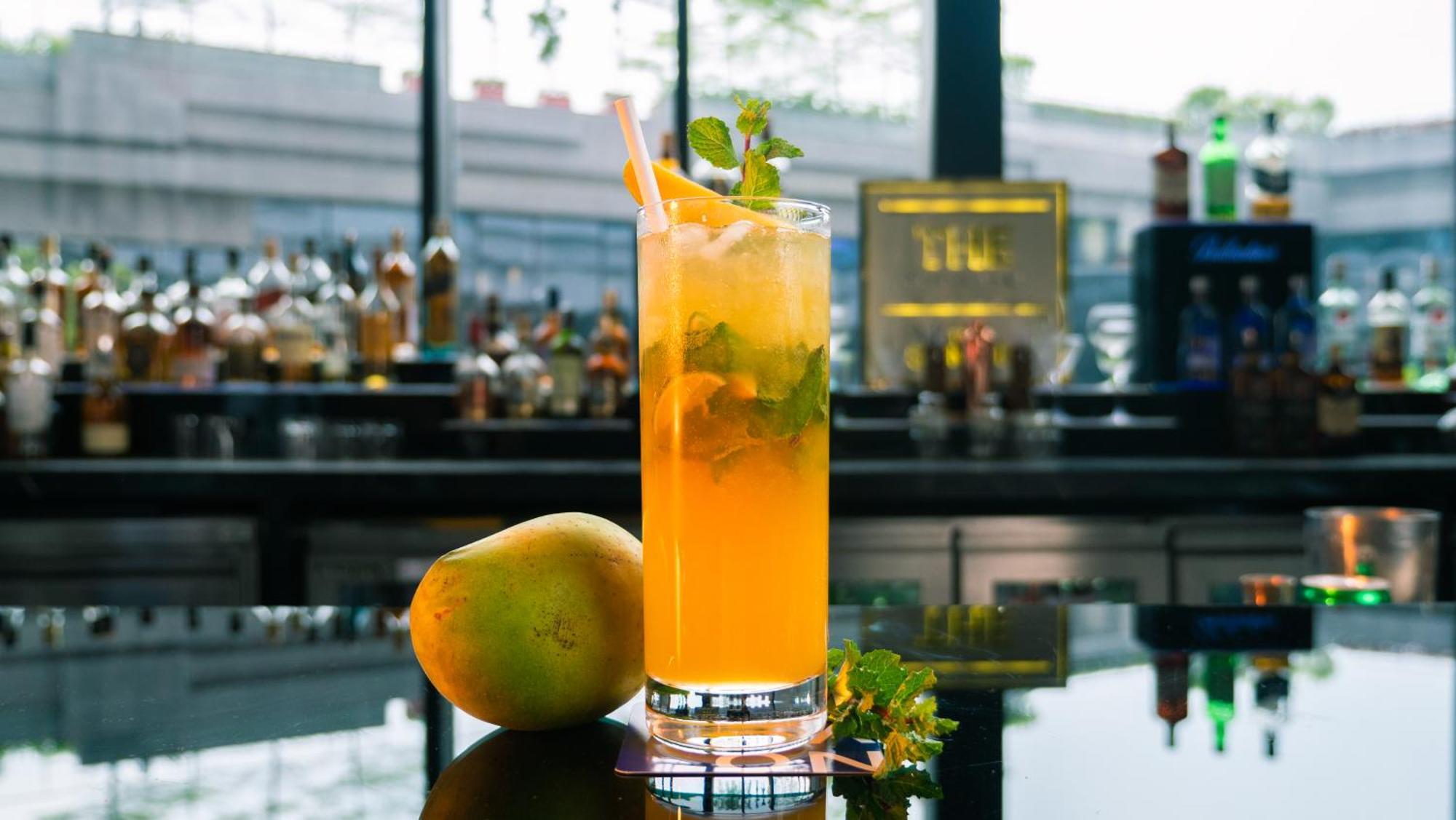 Novotel Kolkata Hotel And Residences Luaran gambar A mango cocktail