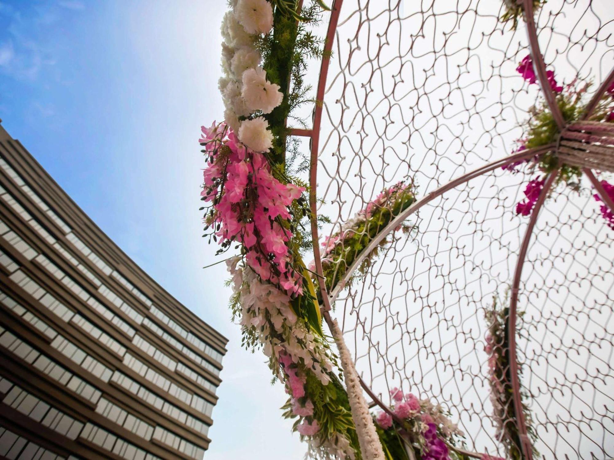 Novotel Kolkata Hotel And Residences Luaran gambar The Flower Dome