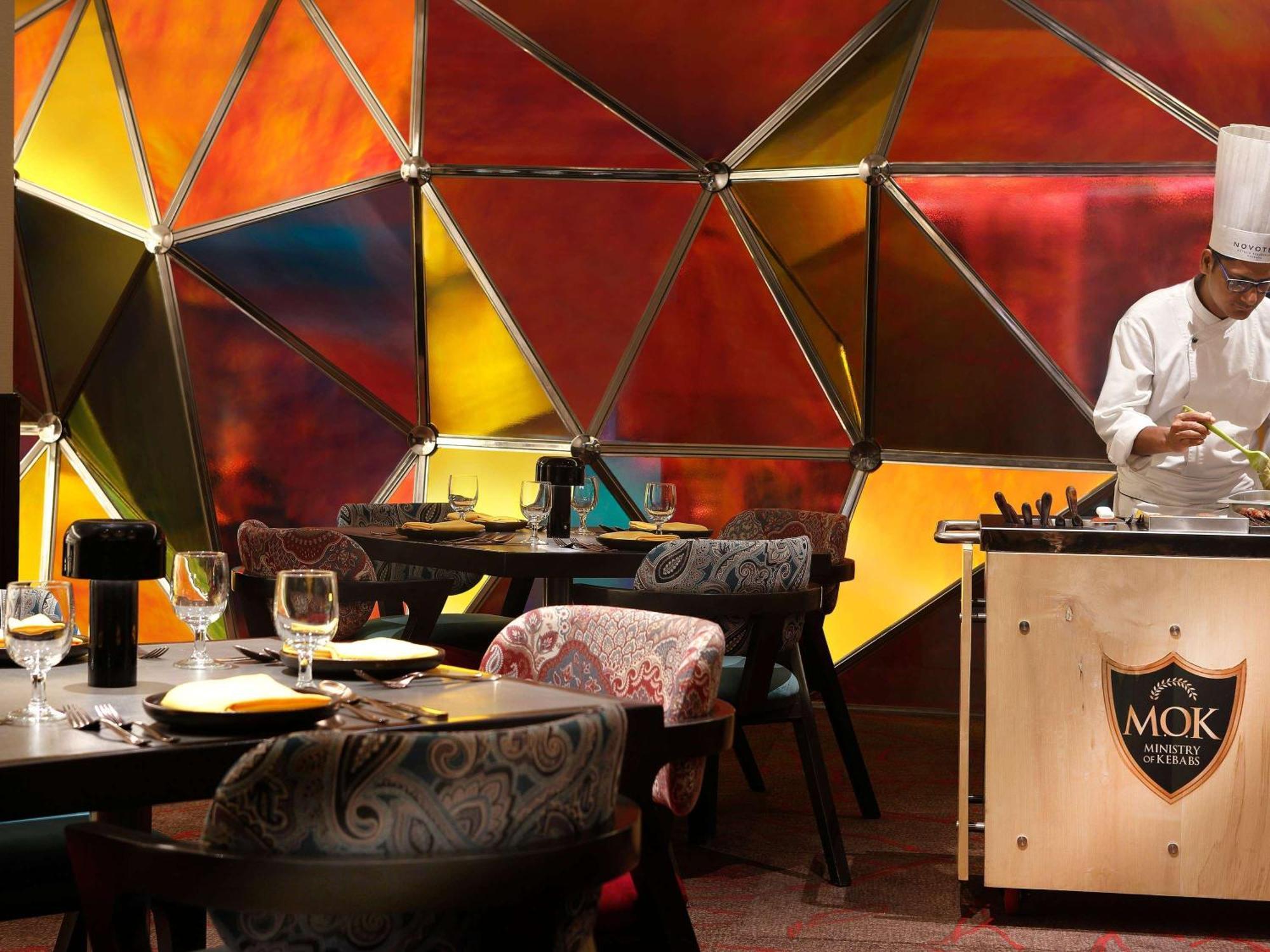 Novotel Kolkata Hotel And Residences Luaran gambar MOK restaurant